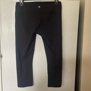 Lululemon Size 6 Inseam 20” Black‎ Leggings